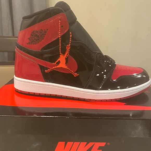 Air Jordan 1 Patent Bred